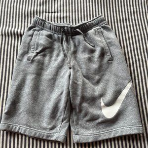 Nike Sportswear Club Men's Graphic Short - Small